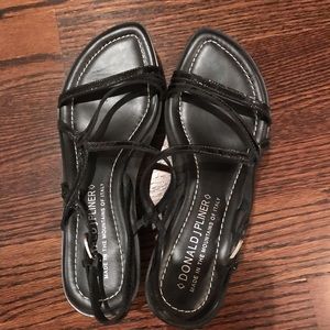 NWOT Donald Pliner strappy sandals